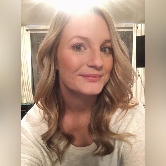 Meet your Posher, Tiffany - Picture 1 of 1